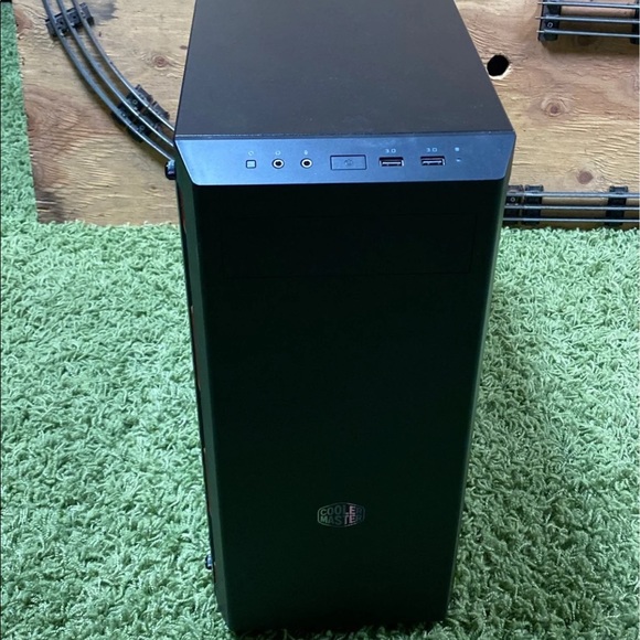 Cooler Master computer tower case - Picture 2 of 8